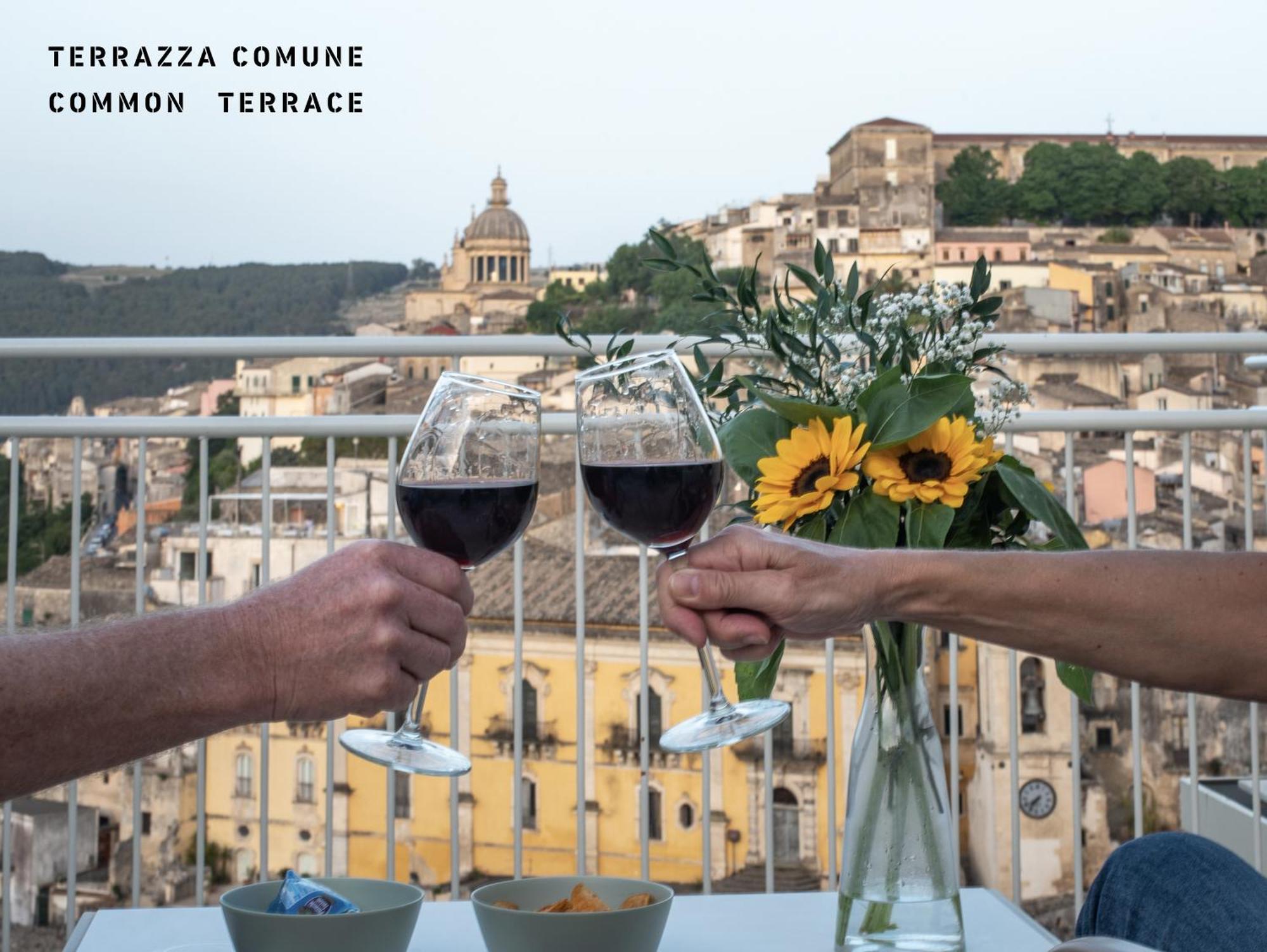 La Casa Di Irene - Suites Con Vista Ragusa Exterior foto